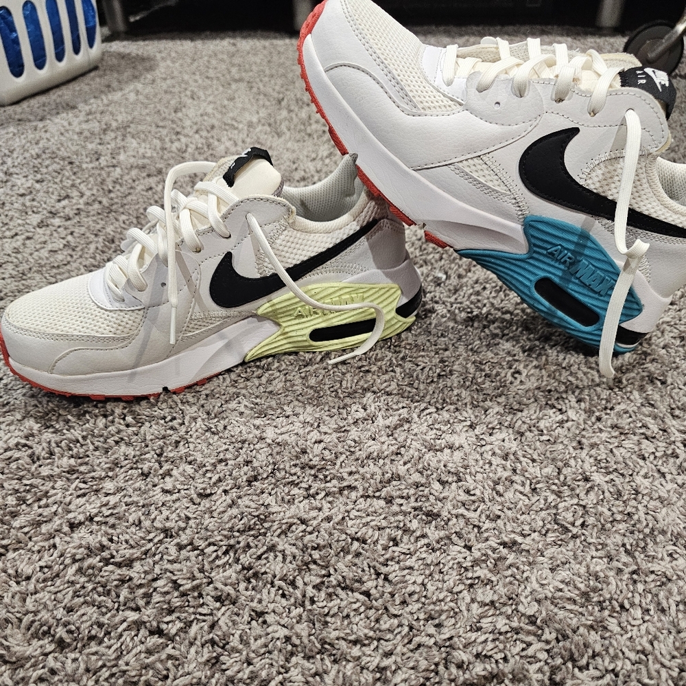 Women's nike shoes
